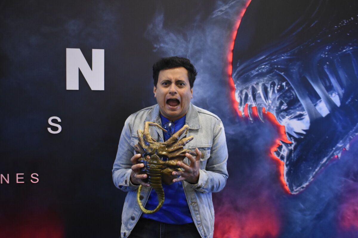Así se vivió la premiere de la nueva película de Alien 2 Así se vivió la premiere de la nueva película de Alien Este jueves llega a las salas de cine "Alien: Romulus", la más reciente entrega de la famosa saga de ciencia ficción y terror. La historia sigue un grupo de jóvenes que se enfrentan a una forma de vida aterradora mientras exploran una estación espacial.
