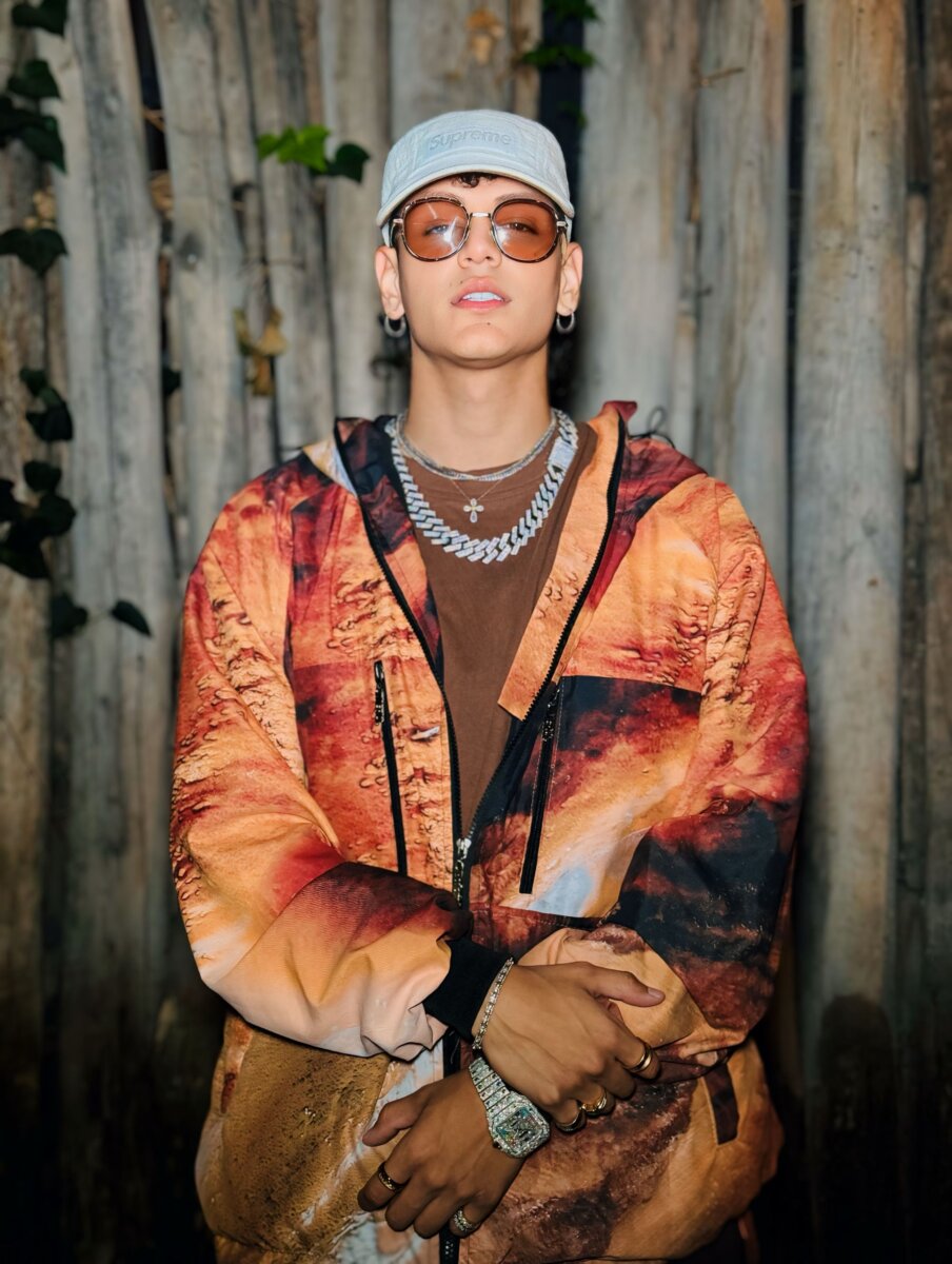 Kamm lanza una canción para los que no quieren que se acabe la fiesta 1 Kamm lanza una canción para los que no quieren que se acabe la fiesta El artista valduparense Kamm lanzó el video de 'Fancy', una canción que fusiona ritmos urbanos con un toque de electro house, el cual muestra un innovador avatar digital, reflejando la visión vanguardista del intérprete en la era digital.