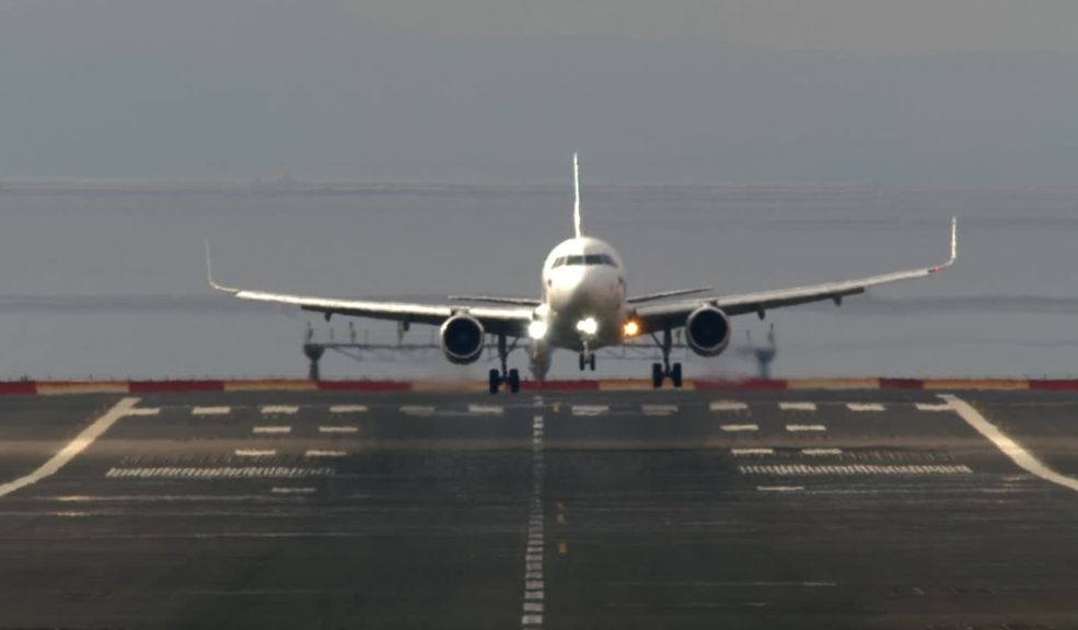 Latam cancela vuelos por escasez de combustible en algunos aeropuertos 1 Latam cancela vuelos por escasez de combustible en algunos aeropuertos LATAM Airlines Colombia trabaja en conjunto con Ecopetrol para obtener información actualizada sobre la normalización de la producción en la refinería de Cartagena y así poder evaluar día a día su operación.