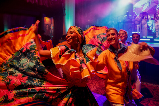 Llega el Festival de Teatro y Circo con entrada libre en Bogotá 1 Llega el Festival de Teatro y Circo con entrada libre en Bogotá Conmemorando su edición No. 19, el festival de Teatro y Circo recorrerá 11 localidades de Bogotá, abarcando una programación de 60 obras y eventos en más de 27 escenarios a lo largo de la ciudad.