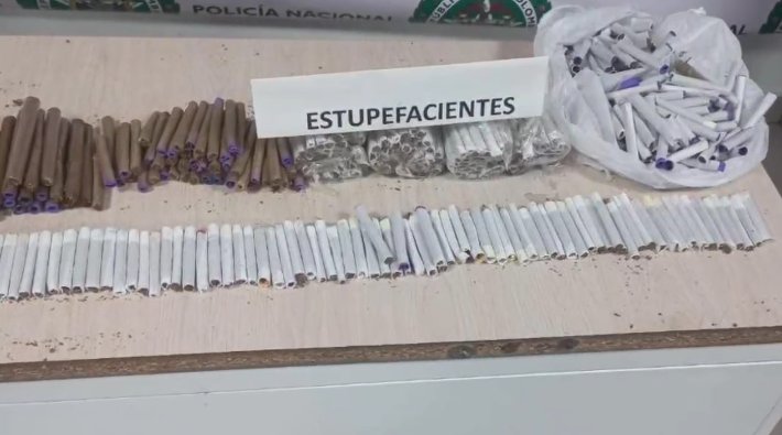 Megatoma en Chapinero: Policía capturó a dos personas por tráfico de drogas 1 Megatoma en Chapinero: Policía capturó a dos personas por tráfico de drogas La Policía Metropolitana de Bogotá realizó una megatoma en la localidad de Chapinero que resultó en la captura en flagrancia de dos personas por el delito de tráfico, fabricación o porte de estupefacientes.