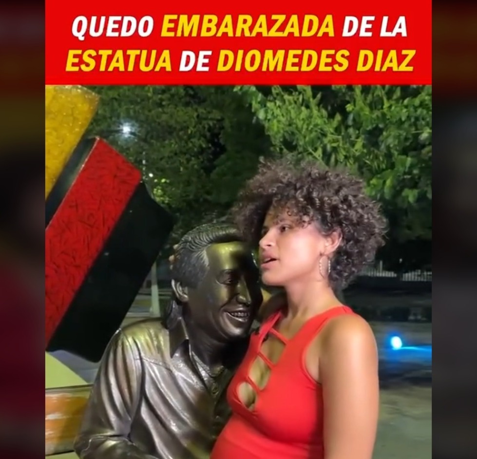 Mujer asegura haber quedado embarazada de la estatua de Diomedes Díaz 1 Mujer asegura haber quedado embarazada de la estatua de Diomedes Díaz La mujer asegura que no le fue infiel a su esposo y que quedó embarazada de la estatua de Diomedes Díaz.