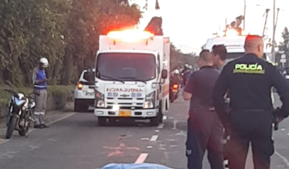 Revelan nuevos detalles del sicariato que dejó sin vida a un preso en el norte de Bogotá 1 Revelan nuevos detalles del sicariato que dejó sin vida a un preso en el norte de Bogotá El ataque a bala dejó sin vida a Somer Antonio Córdoba Mena, quien quedó tendido sobre el asfalto ante la mirada aterrada de los conductores. El ahora occiso pagaba una condena por homicidio.
