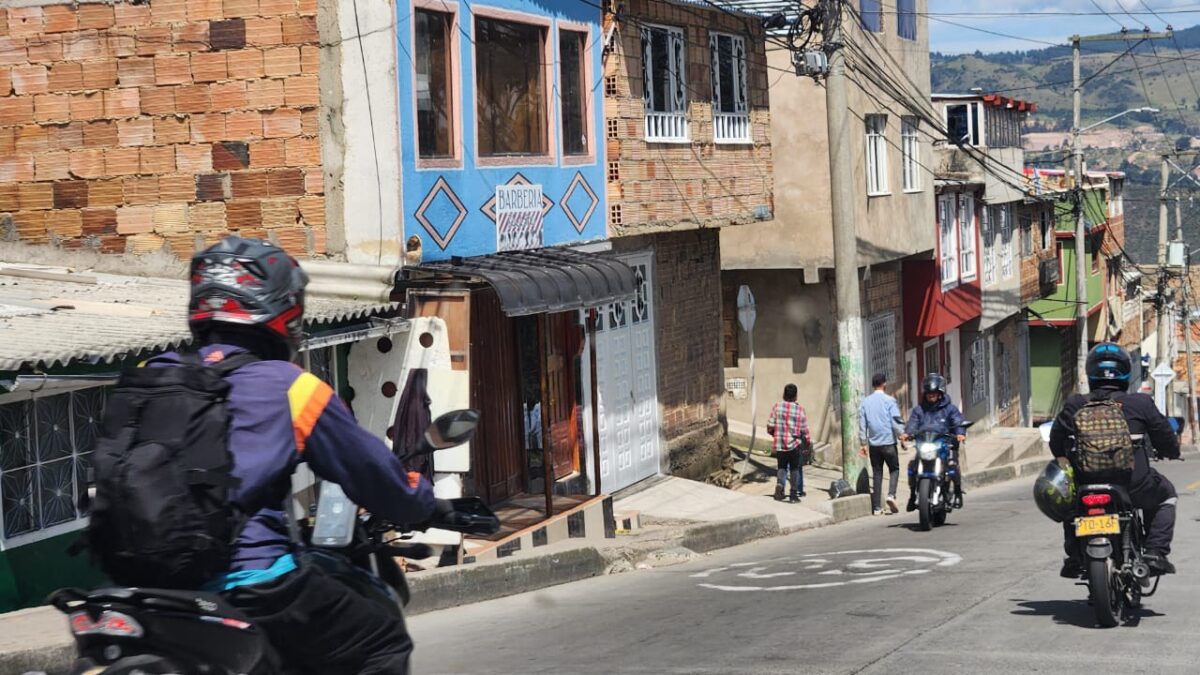 Sicario acabó con la vida de un barbero en Usme 1 Sicario acabó con la vida de un barbero en Usme La víctima de esta historia fue identificada como Jhon Stewart Ibargüen Mosquera. El joven de 28 años fue asesinado en el barrio Compostela de la localidad de Usme. Q'HUBO conoció los detalles de este crimen.