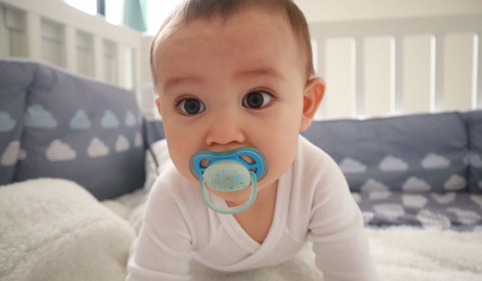 Uso del chupete puede causarle problemas dentales a los bebés 1 Uso del chupete puede causarle problemas dentales a los bebés El uso prolongado del chupete en los niños puede derivar en importantes alteraciones odontológicas, llegando a ser irreversibles si no se establecen las medidas adecuadas para corregirlas