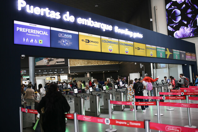 Aeropuerto El Dorado inaugura salas de lactancia y cambiadores para bebés 10 Aeropuerto El Dorado inaugura salas de lactancia y cambiadores para bebés El Aeropuerto Internacional El Dorado de la ciudad de Bogotá inauguró en compañía de Unicef seis salas de lactancia y cambiadores para bebés.