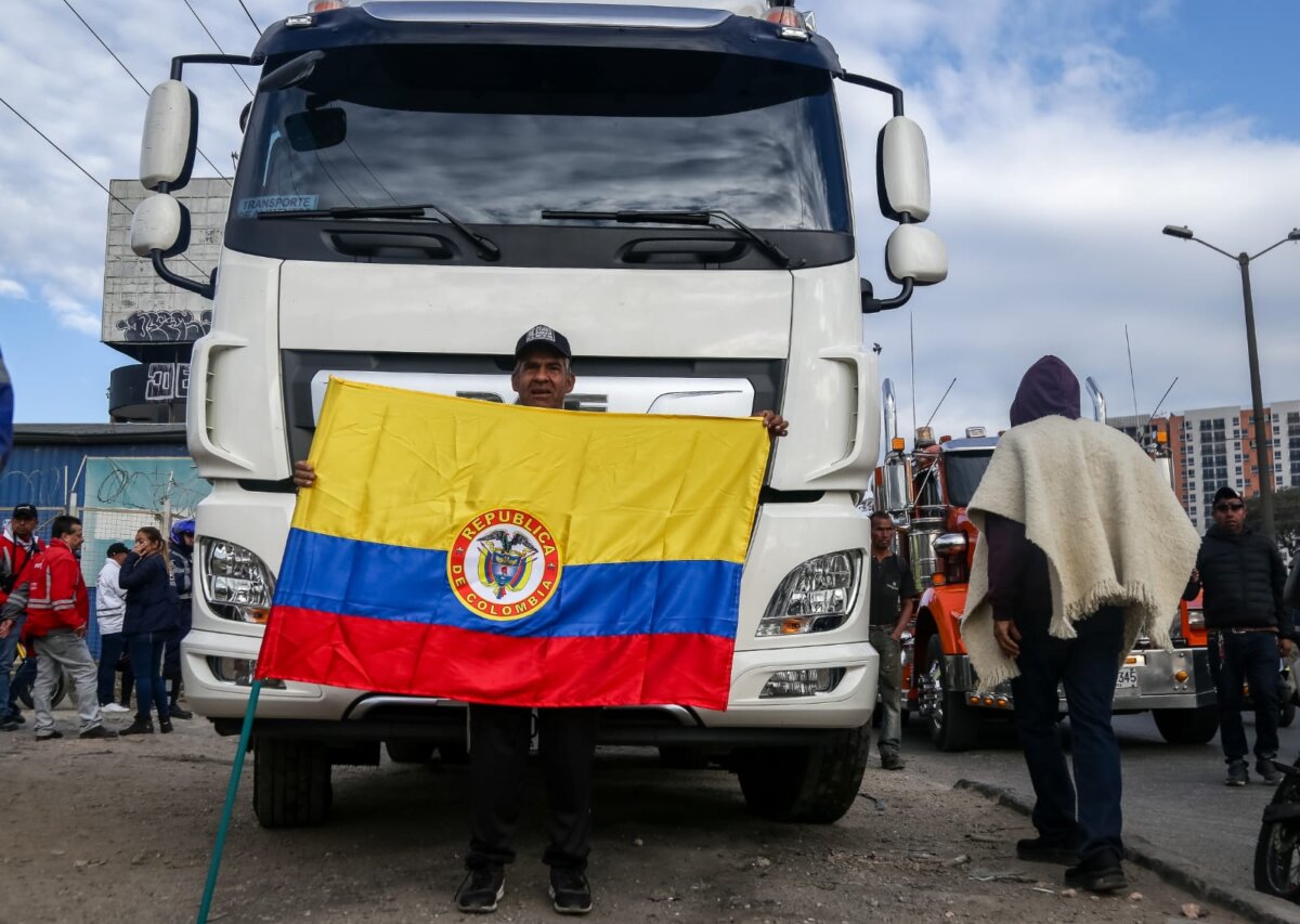 Protesta de camioneros avanza sobre la avenida Esperanza 1 puntos de encuentro transportadores