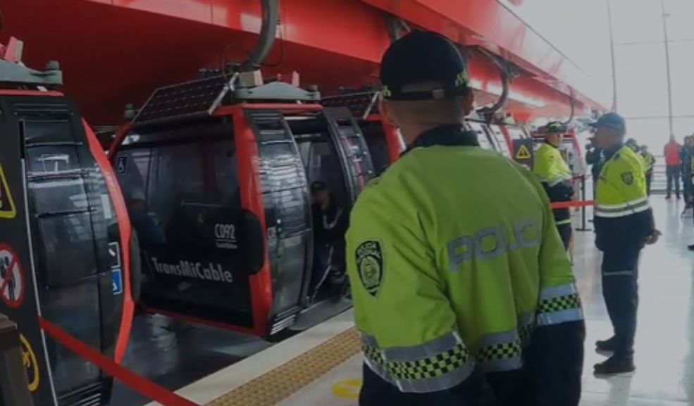 Operativos en TransMilenio dejaron 12 capturados 10 Operativos en TransMilenio dejaron 12 capturados La Policía Metropolitana de Bogotá, en coordinación con funcionarios del Sistema de Transporte Masivo TranMiCable, llevaron a cabo planes y controles de registro y verificación de antecedentes en las troncales del Tunal y Usme.