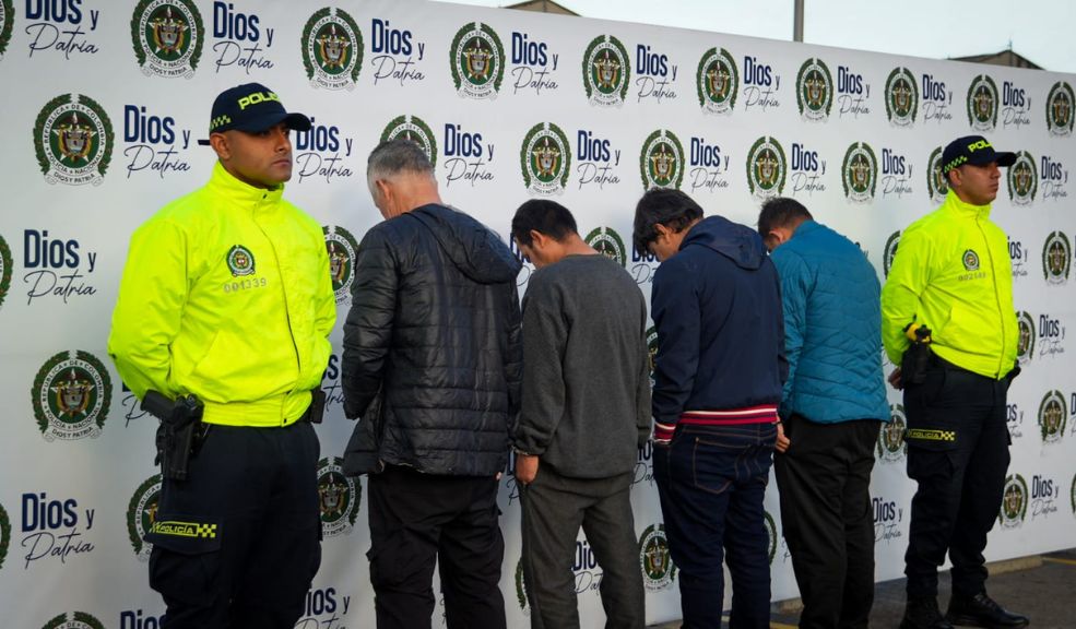 Duro golpe contra los criminales en julio: se desarticularon bandas y realizaron importantes capturas 4 Duro golpe contra los criminales en julio: se desarticularon bandas y realizaron importantes capturas El trabajo conjunto entre la Secretaría de Seguridad, Convivencia y Justicia, la Policía Metropolitana de Bogotá y la Fiscalía, entre otros organismos, permitieron obtener importantes resultados en julio en la lucha contra la criminalidad en la capital.