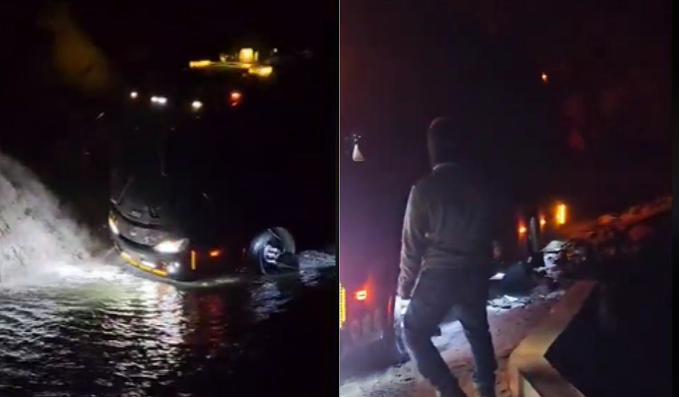 EN VIDEO: Tremendo susto vivieron Jhonny Rivera y sus músicos al cruzar por un abismo 10 EN VIDEO: Tremendo susto vivieron Jhonny Rivera y sus músicos al cruzar por un abismo En un video que se ha viralizado en redes sociales, se registró un momento de gran tensión vivido por el cantante Jonny Rivera y su equipo de músicos mientras viajaban en un bus por una zona peligrosa y húmeda. El incidente ocurrió en horas de la noche del sábado 17 de agosto, cuando el grupo regresaba de un show en Río Blanco Sotará, Cauca.