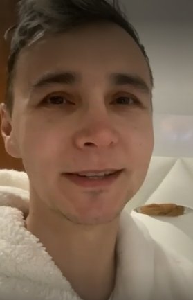 Revelan nuevo video de Mauricio Leal y su mamá: aparecen bromeando 1 Revelan nuevo video de Mauricio Leal y su mamá: aparecen bromeando En la grabación de 10 segundos, el estilista aparece riendo con su mamá.