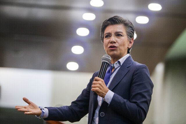 Estudio revela que la administración de Claudia López cumplió el 50% de metas 1 Estudio revela que la administración de Claudia López cumplió el 50% de metas El cumplimiento de las metas trazadas por la administración de la exalcaldesa de Bogotá Claudia López se situó en el 50%, de acuerdo a un análisis del desempeño del Plan Distrital de Desarrollo (PDD) 2020-2024.