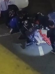 Motociclista cayó desde puente vehicular de la carrera 30 1 Motociclista cayó desde puente vehicular de la carrera 30 La noche de este miércoles, un grave accidente de tránsito se registró en Bogotá cuando un motociclista cayó desde el puente vehicular ubicado sobre la carrera 30 con calle 45, desde una altura aproximada de seis metros. El incidente ocurrió alrededor de las 10:30 p.m., dejando al motero en estado crítico.