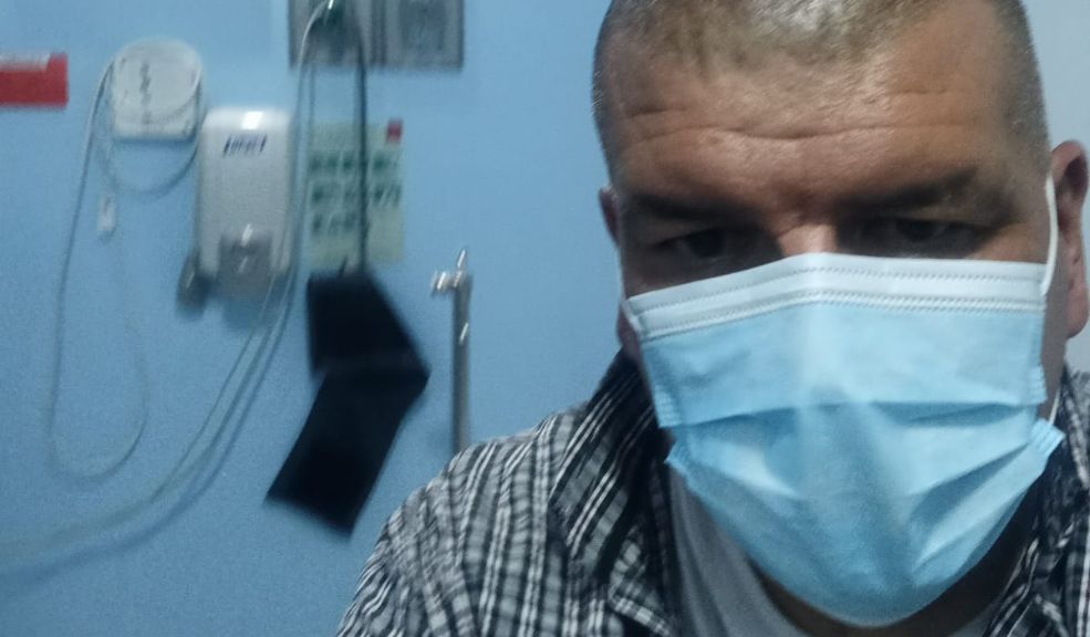 Miltón, el comerciante que resultó herido en medio de un atraco en Engativá 1 Miltón, el comerciante que resultó herido en medio de un atraco en Engativá Cada vez es más frecuente que los comerciantes levante su voz y denuncien la inseguridad de la que son víctimas casi que a diario, tal y como es el caso de don Milton Reyes, quien resultó herido en medio de un hurto que dos bandidos cometieron en su negocio.