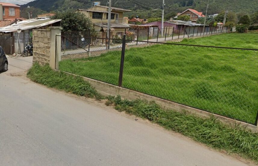A Leonardo y Donován los asesinó un amigo por tener cercanía con su ex Donován Marín Guzmán y José Leonardo Rodríguez Moreno fueron citados por un supuesto amigo en la vereda Tiquiza de Chía (Cundinamarca), pero luego los baleó por tener cercanía con su ex.