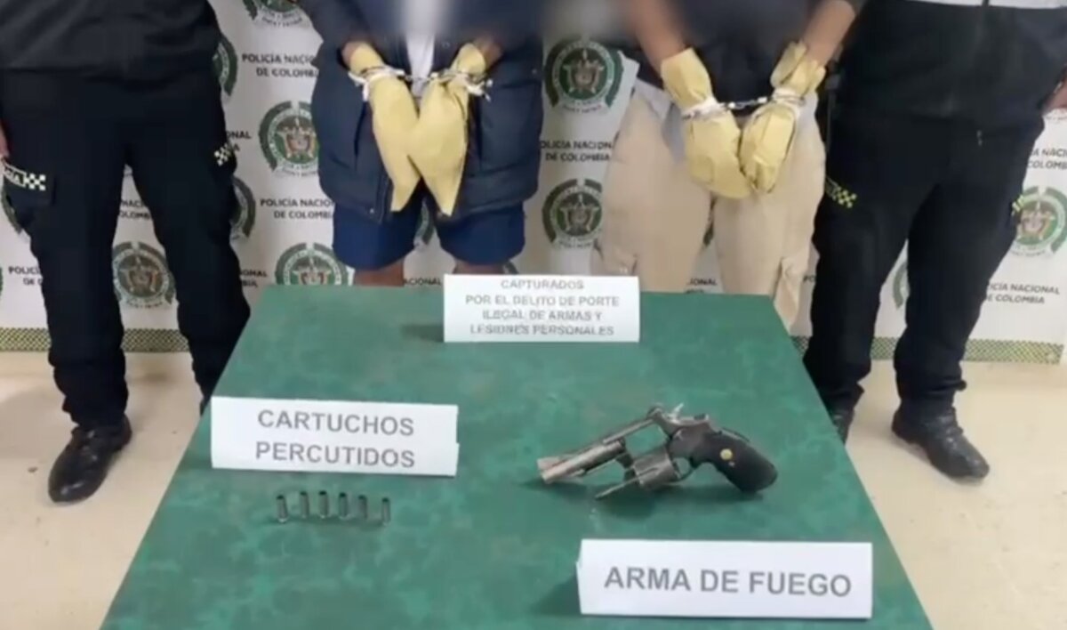 2 sujetos fueron detenidos por intento de homicidio en Cazucá 1 2 sujetos fueron detenidos por intento de homicidio en Cazucá En un terrible hecho de violencia ocurrido ayer en el municipio de Soacha, dos sujetos fueron capturados en flagrancia por atentar contra la vida de un ciudadano.