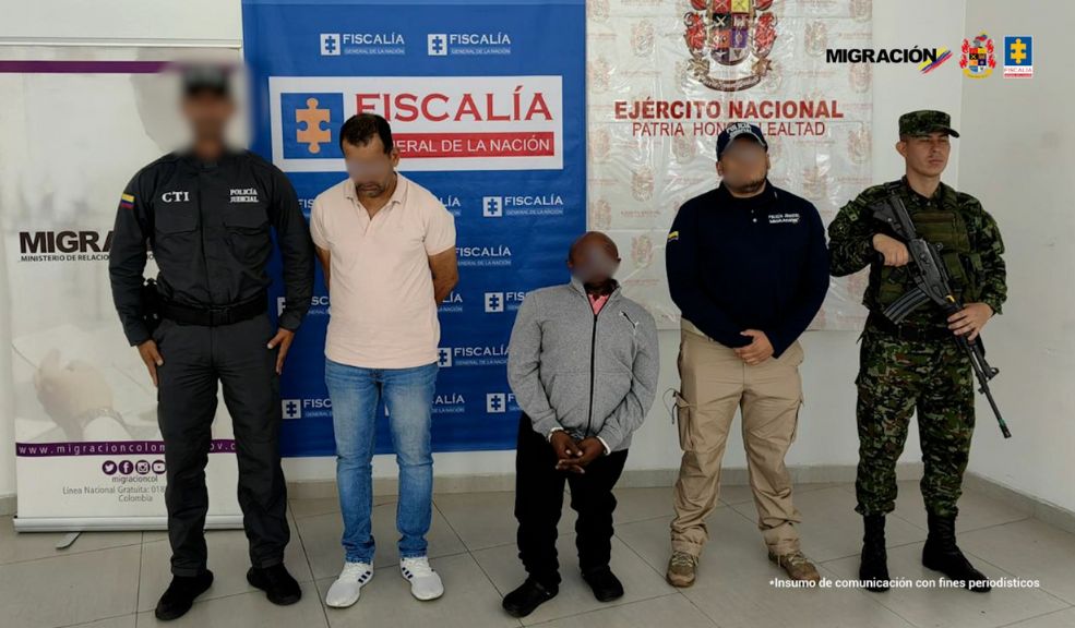A la cárcel 10 presuntos delincuentes de red que falsificaba documentos para migrantes 1 A la cárcel 10 presuntos delincuentes de red que falsificaba documentos para migrantes La Fiscalía, en conjunto con la Policía Nacional y Migración Colombia, desmanteló una organización criminal dedicada al tráfico de migrantes conocida como ‘Granada’.
