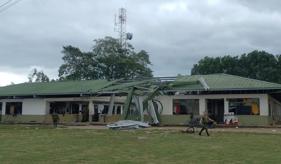 Ataque con explosivos contra base militar dejó 15 soldados heridos Según fuentes oficiales, el ataque se produjo en horas de la mañana, y las autoridades investigan la autoría del hecho.
