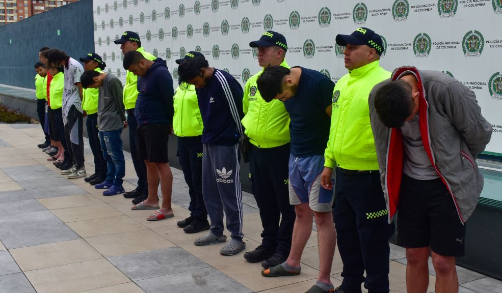 Autoridades capturaron a 11 agresores sexuales de menores en Bogotá 1 Autoridades capturaron a 11 agresores sexuales de menores en Bogotá Los delitos se presentaron en varias localidades de Bogotá y las autoridades pudieron establecer que la mayoría de los agresores son familiares de los menores.