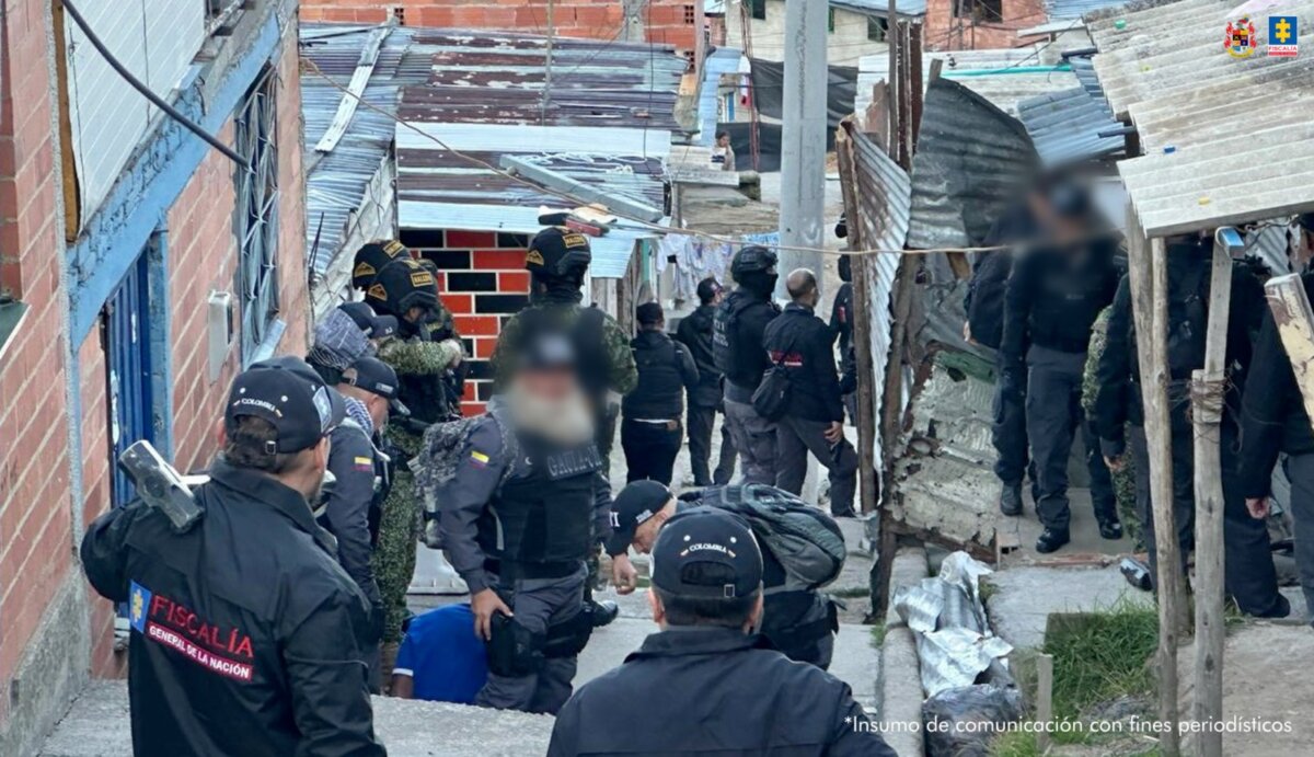 Autoridades hallan restos humanos durante operativo en Usme: una mujer fue capturada 1 Autoridades hallan restos humanos durante operativo en Usme: una mujer fue capturada El aterrador hallazgo se dio en medio de un operativo realizado en la localidad de Usme. Personal del CTI encontró los restos humanos en una zona boscosa del sector.