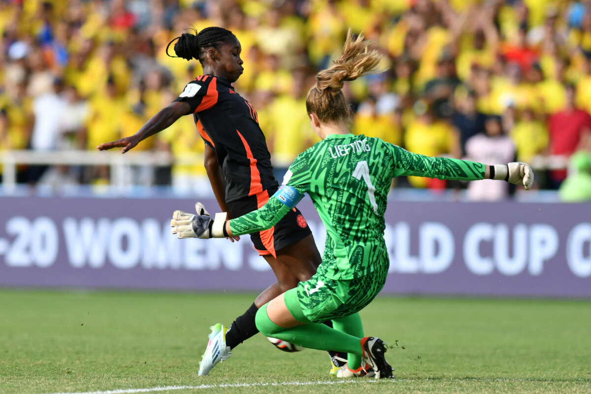 Colombia perdió en penales contra Países Bajos y quedó eliminado del Mundial Femenino Sub 20 2 Colombia perdió en penales contra Países Bajos y quedó eliminado del Mundial Femenino Sub 20 Se acabó el sueño de la Selección Colombia por conquistar su primer Mundial Femenino Sub 20. Este domingo, en el estadio Pascual Guerrero de Cali, las dirigidas por Carlos Paniagua cayeron por penales 3-0 con Países Bajos, tras igualar 2-2 en el tiempo reglamentario y el alargue, y fueron eliminadas en cuartos de final.