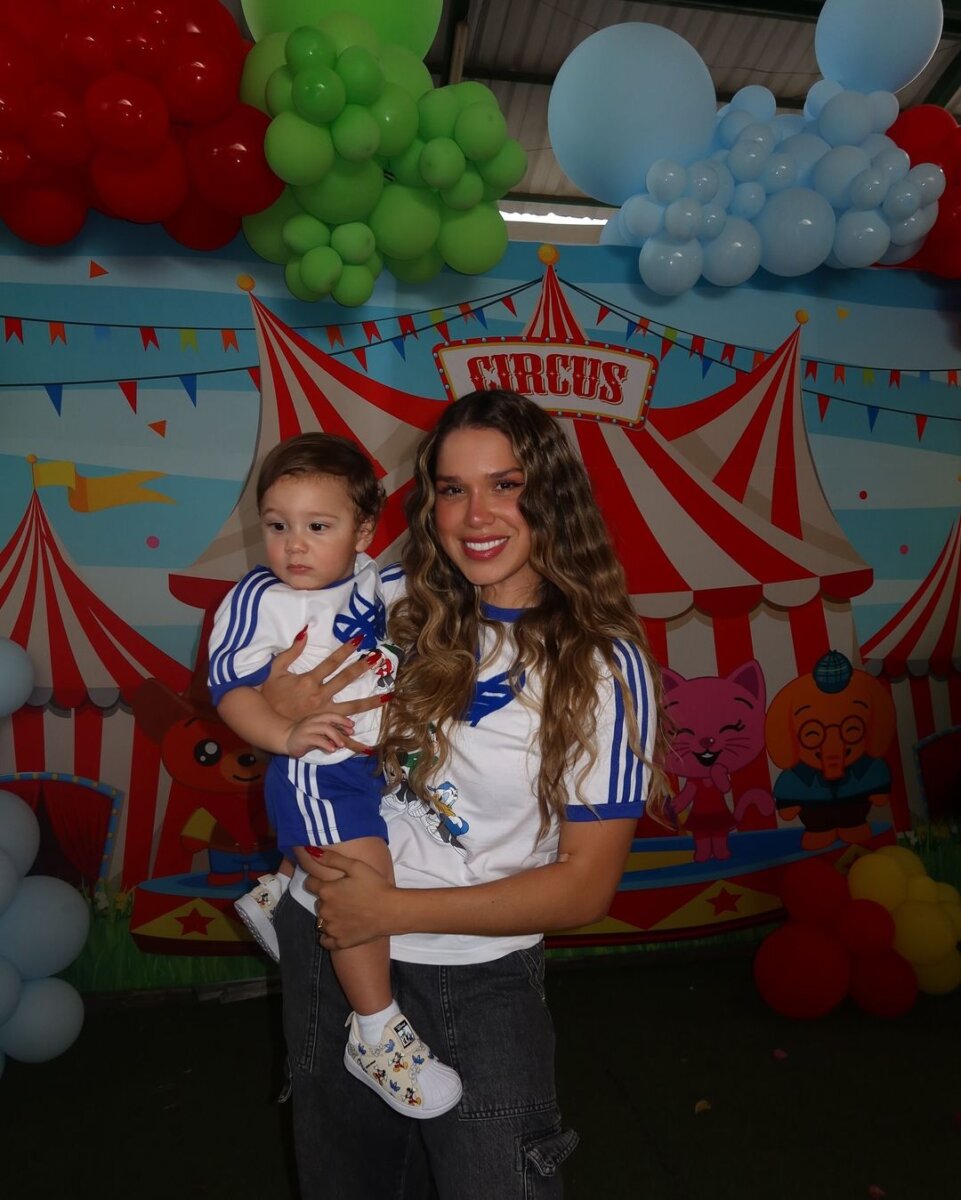 Camila Rodríguez desmiente a Beéle por afirmar que no fue invitado al cumpleaños de su hijo 1 Camila Rodríguez desmiente a Beéle por afirmar que no fue invitado al cumpleaños de su hijo Tras las declaraciones del cantante urbano Beéle, quien afirmó que ni él ni sus familiares pudieron asistir a la celebración del primer año de su hijo Paolo, Camila Rodríguez presentó una llamada telefónica que desmentiría estas acusaciones.