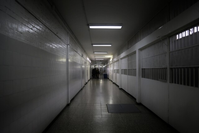 Capturan a pillo que portaba mil dosis de ketamina en el Quiroga 1 Capturan a pillo que portaba mil dosis de ketamina en el Quiroga Un joven de 23 años fue capturado en flagrancia en el barrio Quiroga de Bogotá, portando una importante cantidad de estupefacientes.