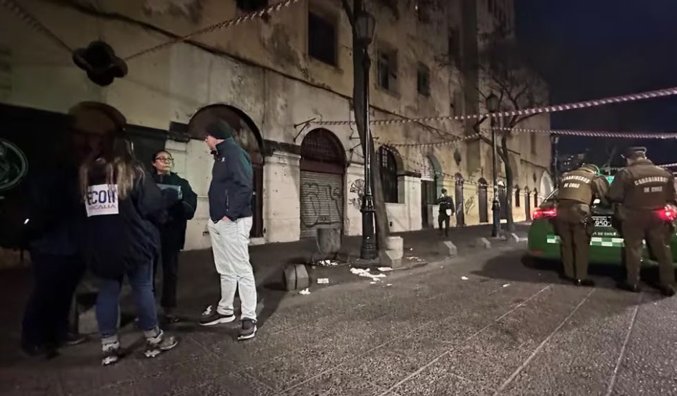 Colombiano fue asesinado en Chile: sicario le propinó varios disparos 1 Colombiano fue asesinado en Chile: sicario le propinó varios disparos En la noche del pasado jueves 19 de septiembre, en una zona conocida como La Piojera, ubicada en la ciudad de Santiago (Chile), un colombiano fue asesinado a tiros en plena vía pública.