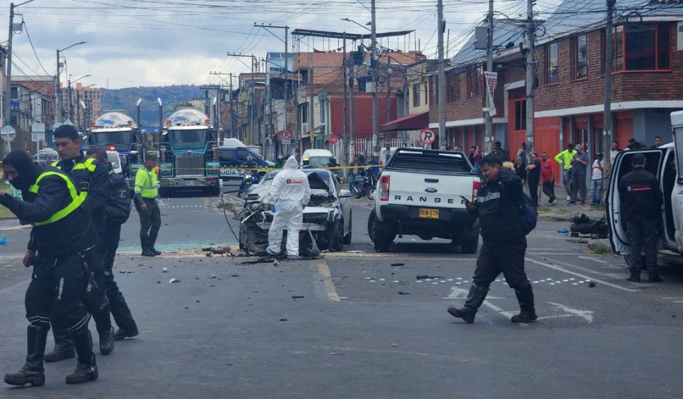 Conductor arrolló a presuntos ladrones en Kennedy: uno de ellos murió 3 Conductor arrolló a presuntos ladrones en Kennedy: uno de ellos murió En la mañana de este 16 de septiembre se registró un nuevo caso de justicia por mano propia en la localidad de Kennedy, barrio Carvajal.