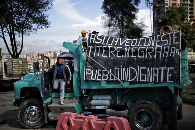 Confirman la muerte de un hombre en medio de paro camionero 1 Confirman la muerte de un hombre en medio de paro camionero Un hombre identificado como Albeiro Echeverry murió este miércoles 4 de septiembre en medio de las manifestaciones que se están llevando a cabo por los transportadores en protesta contra el alza del ACPM.