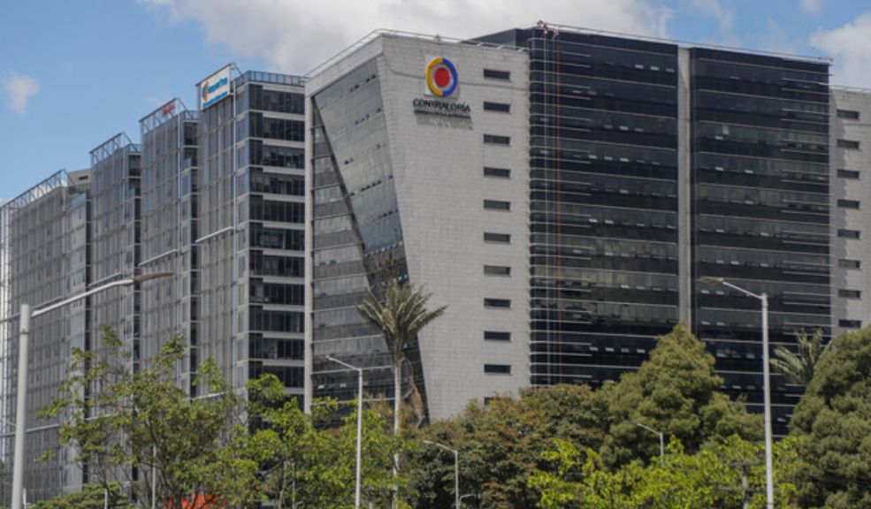 Contraloría advierte que 10 millones de personas podrían quedarse sin servicio de energía Según la Contraloría, varios sectores del país podrían quedarse sin energía. La situación se da debido a un retraso en el pago de subsidios a las empresas prestadoras del servicio público.