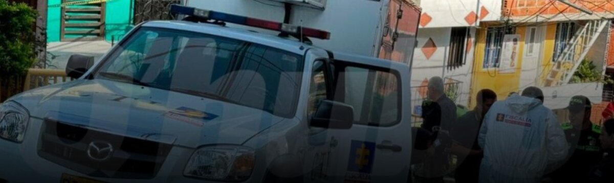 Nuevos detalles en caso de familia envenenada: Encuentran carta para la novia del hijo menor 3 Nuevos detalles en caso de familia envenenada: Encuentran carta para la novia del hijo menor Q'HUBO conoció las identidades de los tres familiares que fueron halladas sin vida al interior de una vivienda, se trata de Diana Lorena Vélez Raigoza, de 42 años de edad; María Camila Hincapié Vélez, de 21 años, y Juan Carlos Hincapié Vélez, de 17 años.