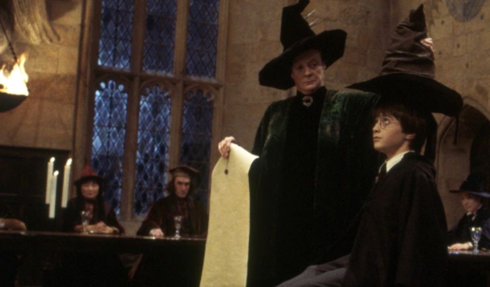 Fallece la actriz de Harry Potter, Maggie Smith, a los 89 años 3 Fallece la actriz de Harry Potter, Maggie Smith, a los 89 años "Murió pacíficamente, en el hospital, esta mañana temprano", anunciaron sus hijos, Chris Larkin y Toby Stephens. "Era una persona muy reservada, pero estaba con sus amigos y familiares en los momentos finales de su vida. Deja dos hijos y cinco nietos que están devastados por la pérdida de su extraordinaria madre y abuela", añadieron.