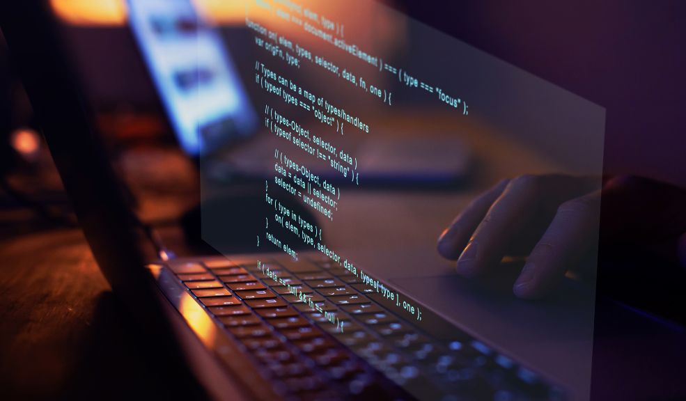 Fiscalía abrió investigación por presunta compra de software espía 1 Fiscalía abrió investigación por presunta compra de software espía "Por ello, la Fiscalía Delegada ante la Corte Suprema de Justicia activó esta nueva línea de trabajo para investigar judicialmente los hallazgos del informe de transacciones inusuales, mediante el cual la entidad de investigaciones financieras de Suiza habría transmitido a la Unidad de Información y Análisis Financiero de Colombia (UIAF) el reporte de la compra en efectivo del software espía por once millones de dólares", añadió el ente de control.