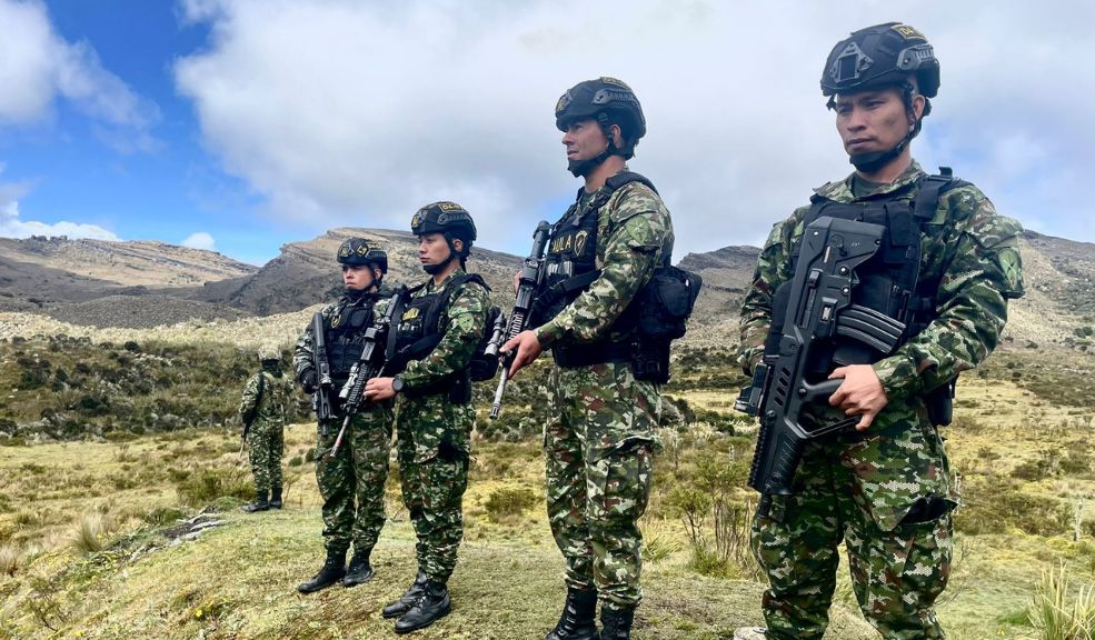 Gaula Militar realiza jornada antiextorsión en Sumapaz 9 Gaula Militar realiza jornada antiextorsión en Sumapaz En el marco del Plan Ayacucho, 30 comandos del Gaula Militar de la Brigada 13 y del Gaula Élite N.º 2 de las Fuerzas Militares llevaron a cabo una importante jornada antiextorsión en los corregimientos de San Juan, Nazareth y Betania, en la localidad de Sumapaz. Esta actividad, que forma parte de la campaña "Yo no pago, yo denuncio", tiene como objetivo prevenir el delito de extorsión en la región y promover la denuncia ciudadana a través de la línea gratuita nacional 147.