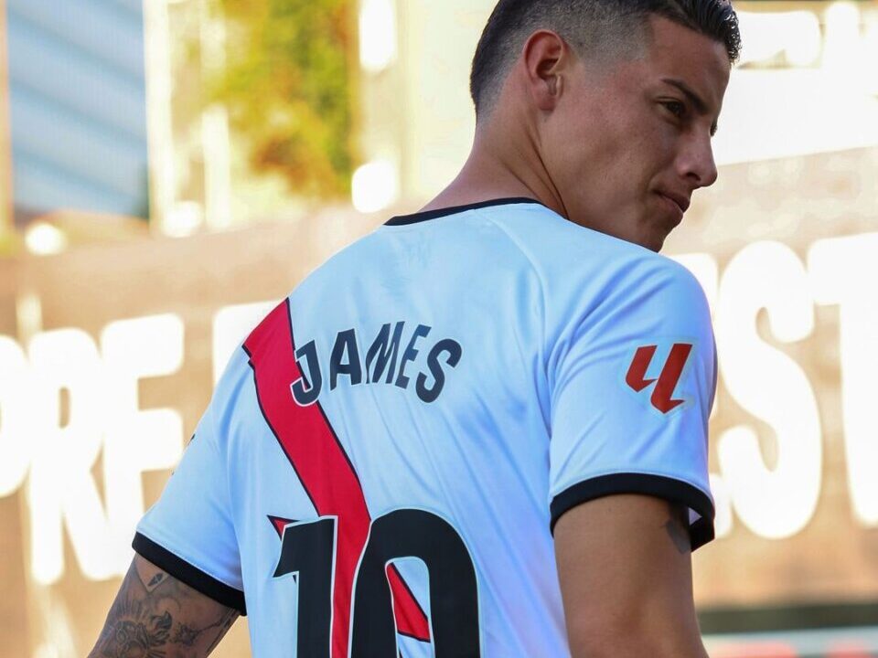 James Rodríguez tendrá su propio documental en Netflix, ¿De qué se trata? 1 James Rodríguez tendrá su propio documental en Netflix, ¿De qué se trata? James Rodríguez, el capitán de la selección Colombia, será el protagonista de esta nueva miniserie documental que promete explorar aspectos inéditos de su vida y carrera como futbolista reconocido a nivel mundial.