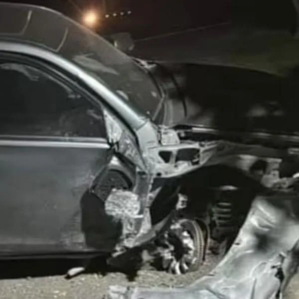 Lady Yuliana sufrió grave accidente de tránsito: así quedó su carro 1 Lady Yuliana sufrió grave accidente de tránsito: así quedó su carro La cantante de música popular, Lady Yuliana, tuvo un grave accidente en la carretera rumbo a Ibagué.