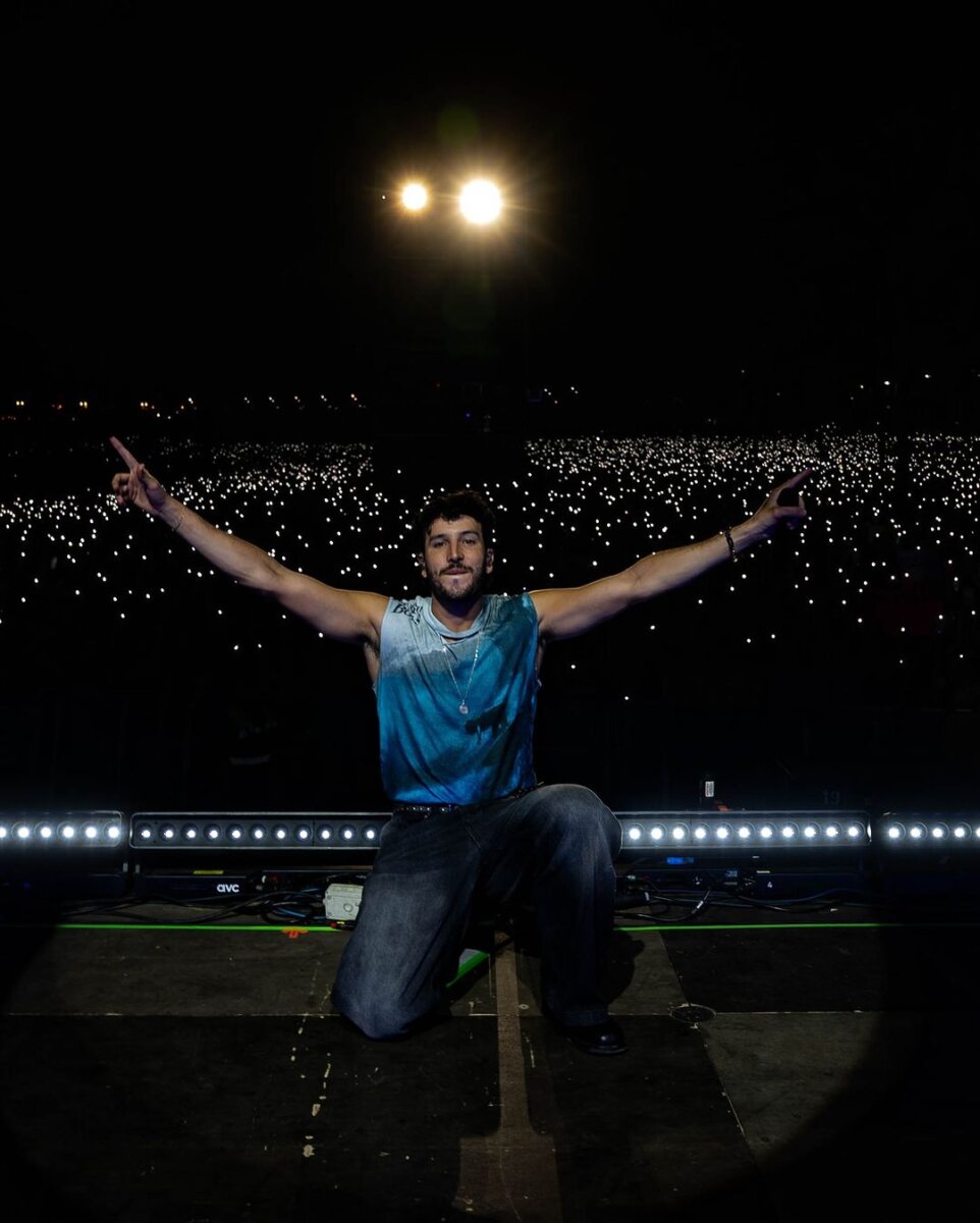 Sebastián Yatra protagonizará el clásico musical 'Chicago' en Broadway 1 Sebastián Yatra protagonizará el clásico musical 'Chicago' en Broadway Sebastián Yatra está listo para dar un gran salto en su carrera artística al protagonizar el reconocido musical de Broadway, Chicago. Este hito marca un nuevo capítulo para Yatra, quien se ha destacado no solo en el mundo de la música sino también como actor.