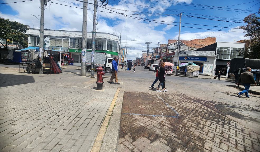 Sicario acabó con la vida de Sonia, reconocida vendedora de frutas de San Cristóbal Los residentes del barrio 20 de Julio, en la localidad de San Cristóbal, estaban consternados ayer tras el vil crimen que se perpetró horas antes en una de las calles del sector.
