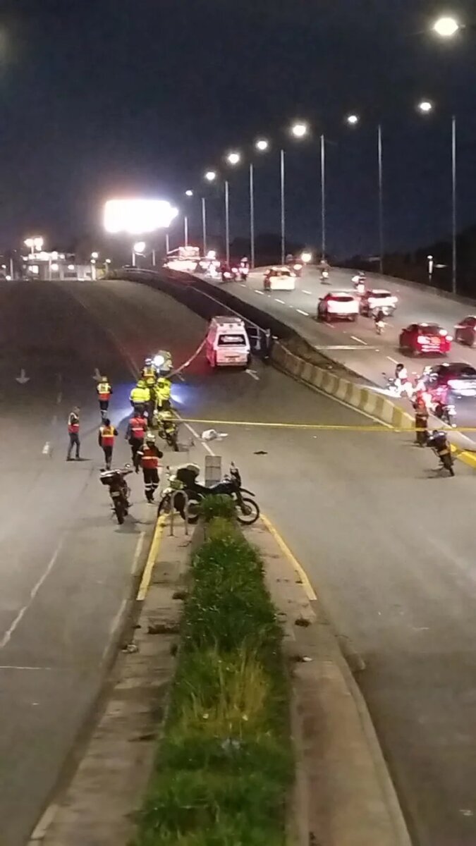 Trágico accidente: ambulancia arrolló a un peatón en la Calle 80 1 Trágico accidente: ambulancia arrolló a un peatón en la Calle 80 Un nuevo accidente de tránsito cobró la vida de una persona en la noche de este 18 de septiembre, en la localidad de Engativá.