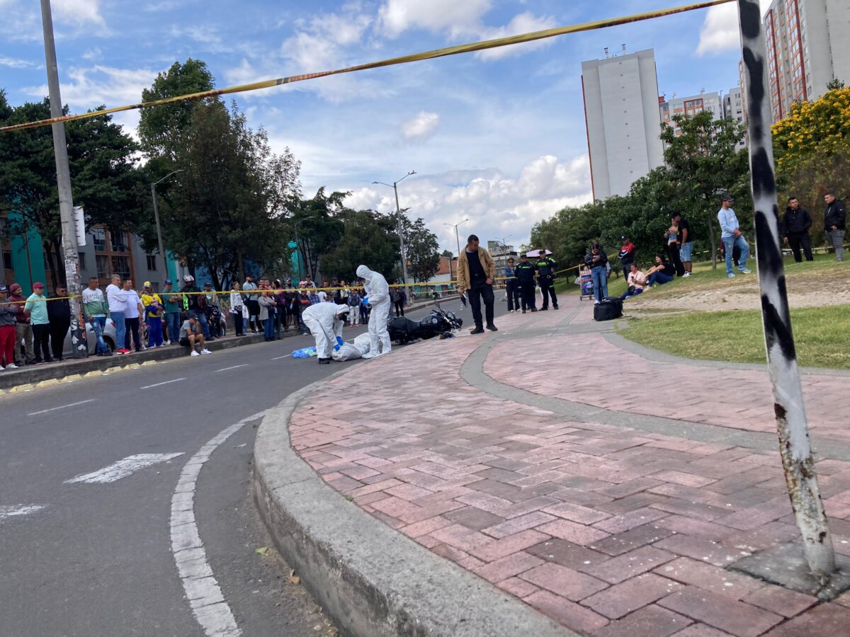 ÚLTIMA HORA: Balean a presunto ladrón en Kennedy 1 ÚLTIMA HORA: Balean a presunto ladrón en Kennedy Un hombre de 26 años fue baleado en el sector de Nuevo Techo, en la localidad de Kennedy, cuando presuntamente intentaba cometer un hurto.