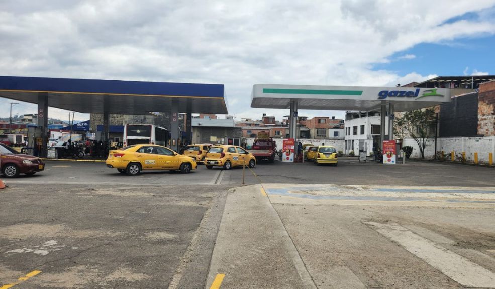 Vigilante murió tras ataque a bala en una bomba de gasolina en Suba Un vigilante que laboraba en una bomba de gasolina ubicada en Suba, fue asesinado en la madrugada de este domingo, 1 de septiembre.