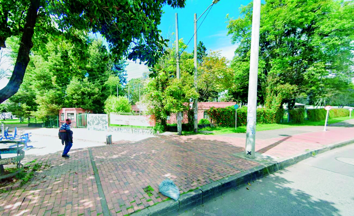 Acusan a vigilante de haber violado a una niña en un colegio de Engativá 1 Acusan a vigilante de haber violado a una niña en un colegio de Engativá La denuncia