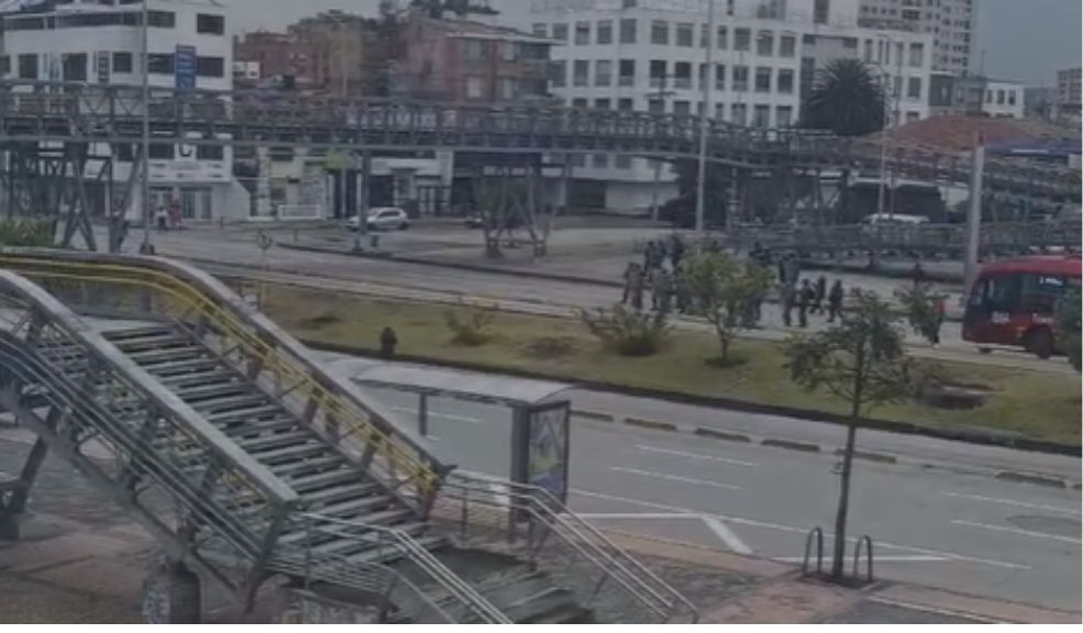 A esta hora se presentan manifestaciones a la altura de la Universidad Nacional ?Universidad Nacional Calle 26