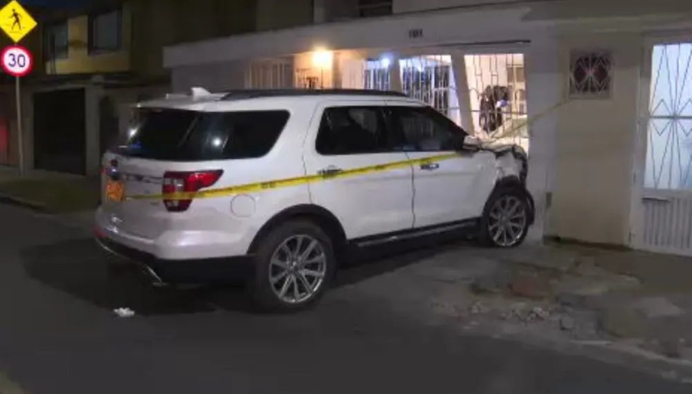 Bandidos le dispararon a un hombre por robarle la camioneta en Engativá 1 Bandidos le dispararon a un hombre por robarle la camioneta en Engativá Un nuevo hecho de inseguridad sacude a la capital. En las últimas horas, un hombre resultó herido de gravedad tras un intento de robo en el barrio Villa Luz, localidad de Engativá.