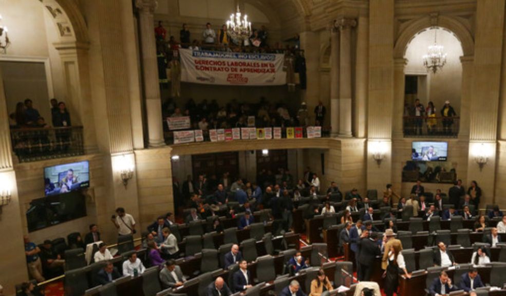 Así va la reforma laboral: Artículos aprobados y eliminados del debate En la sesión de este miércoles, se abordaron los 13 artículos restantes del proyecto, de los cuales algunos fueron eliminados y otros aprobados, configurando una de las discusiones más polémicas en torno al empleo rural y los derechos de los trabajadores.