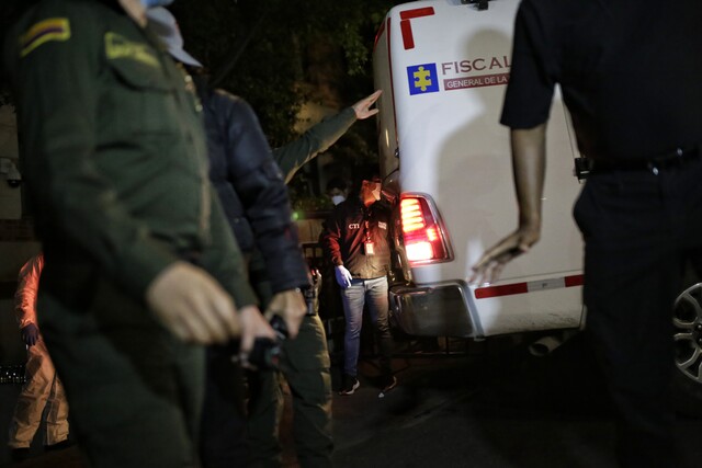 Ataque con arma blanca dejó sin vida a un hombre en un local de Kennedy 1 Ataque con arma blanca dejó sin vida a un hombre en un local de Kennedy El ataque se habría dado por un ajuste de cuentas. El hombre murió dentro de un local en Kennedy.