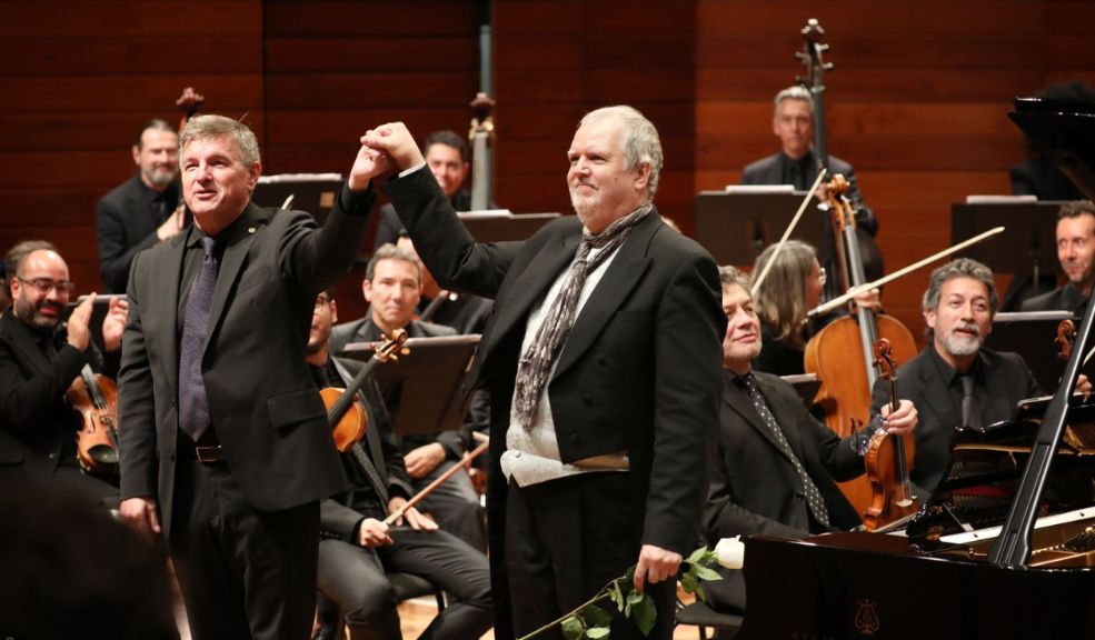 Beethoven y Bach resonarán en Bogotá con la Filarmónica Distrital La Orquesta Filarmónica de Bogotá presentará dos icónicas obras de Ludwig van Beethoven y Johann Sebastian Bach en una serie de conciertos que contarán con la participación especial del pianista sueco Niklas Sivelöv.