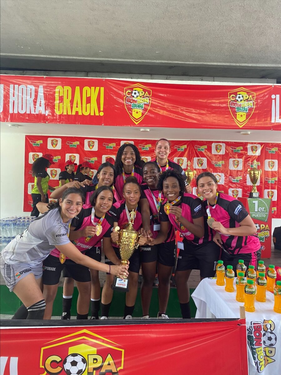 La Copa juvenil e infantil más grande del país coronó a sus equipos campeones 1 La Copa juvenil e infantil más grande del país coronó a sus equipos campeones La Copa Bon Bon Bum, que apoya el talento de los niños, niñas y jóvenes futbolistas, coronó a sus campeones en su edición número 14.