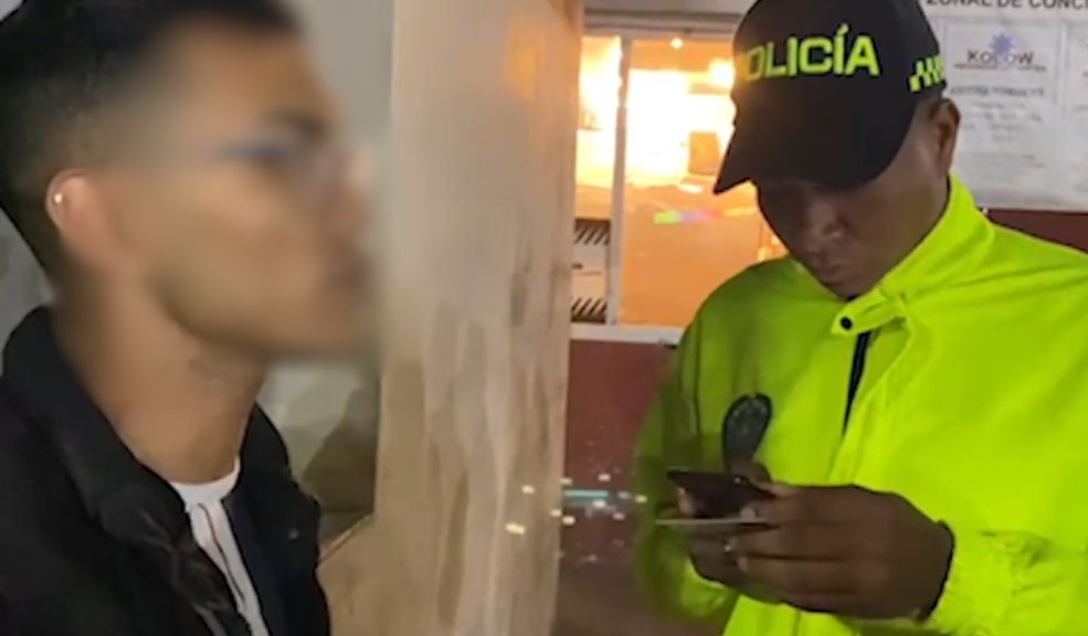 Cárcel para presuntos integrantes del 'Tren de Aragua' que estarían involucrados en un homicidio en Bogotá 2 Cárcel para presuntos integrantes del 'Tren de Aragua' que estarían involucrados en un homicidio en Bogotá Los capturados habrían torturado y asesinado a un joven en Kennedy; sin embargo, no aceptaron los cargos imputados.